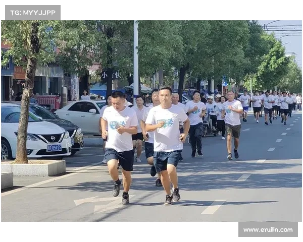 农牧民健儿跑步冲线后在乡村赛道终点处认真拉伸放松身心 农牧民健儿跑步冲线后在乡村赛道终点处认真拉伸放松身心